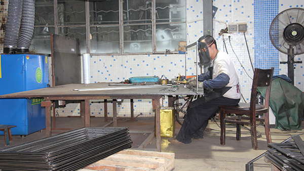 艺辉电箱外壳钣金加工为何如此受欢迎？